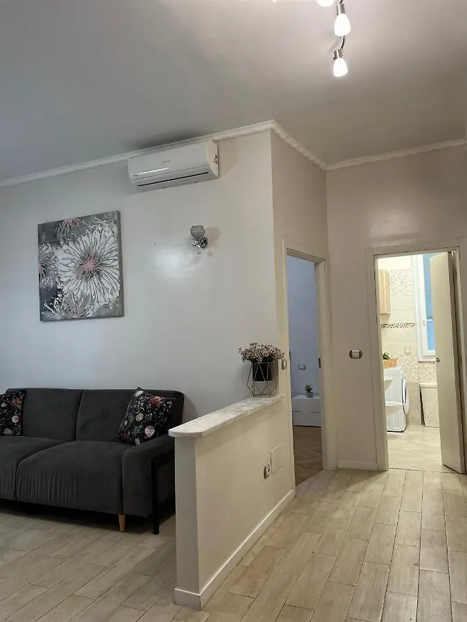 Holiday House Suada Milan Italy
